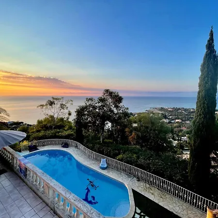 Ferienhaus Vu Golf Tropez Stunning Sea View