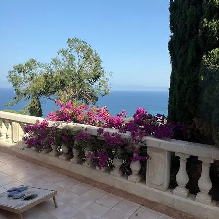 Vu Golf Tropez Stunning Sea View