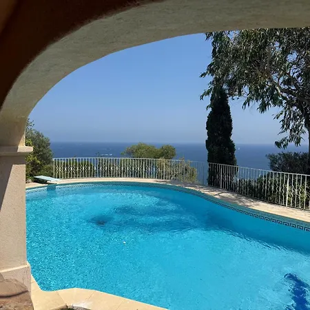 Vu Golf Tropez Stunning Sea View Holiday home Saint-Peire-sur-Mer