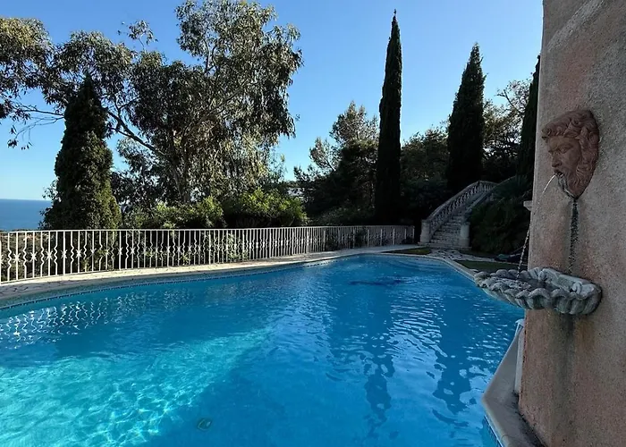 Vu Golf Tropez Stunning Sea View *