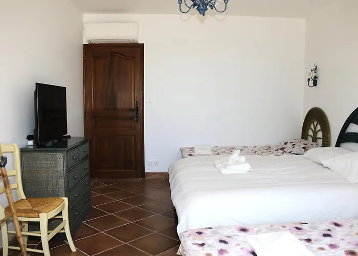 Vu Golf Tropez Stunning Sea View 別荘