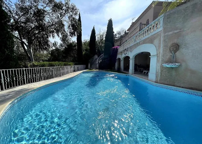 Vu Golf Tropez Stunning Sea View *